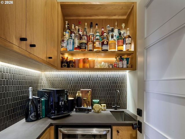 1611 Nw 32ND Ave, Portland, OR 97210