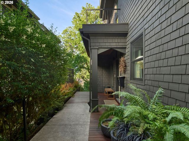 1611 Nw 32ND Ave, Portland, OR 97210