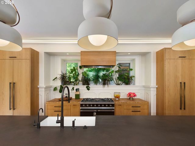 1611 Nw 32ND Ave, Portland, OR 97210