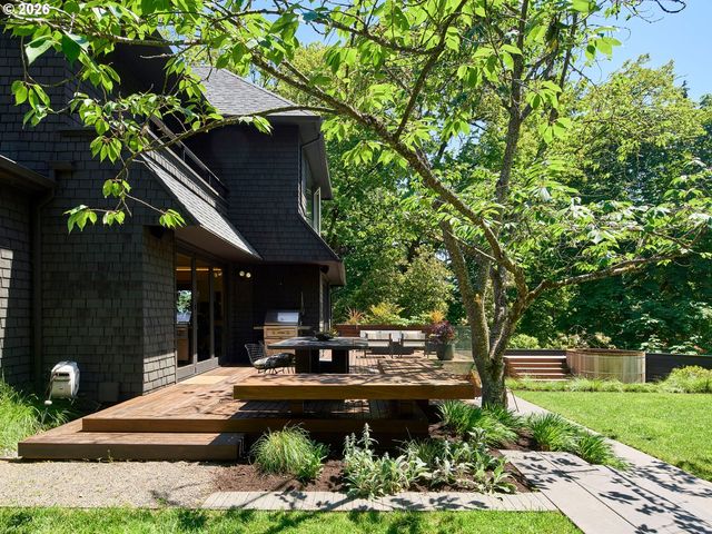 1611 Nw 32ND Ave, Portland, OR 97210
