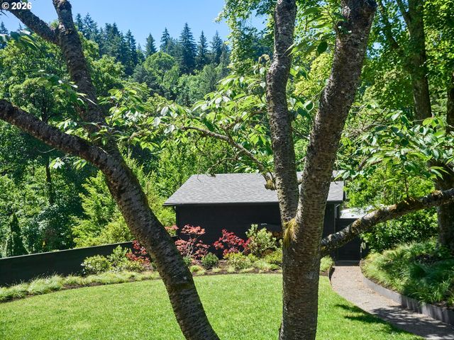1611 Nw 32ND Ave, Portland, OR 97210