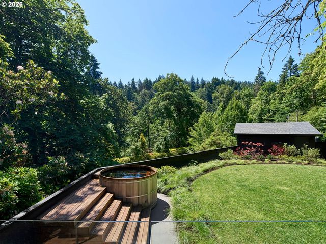 1611 Nw 32ND Ave, Portland, OR 97210