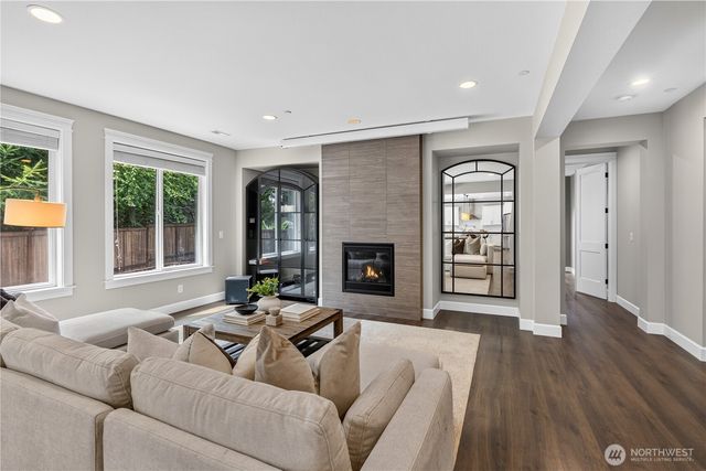 10833 NE 190th Place, Bothell, WA 98011