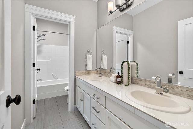 10833 NE 190th Place, Bothell, WA 98011
