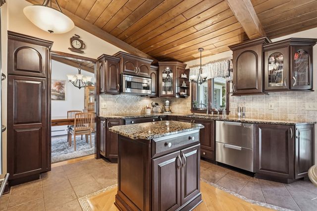 105 Higher Brook Dr, Ludlow, MA 01056