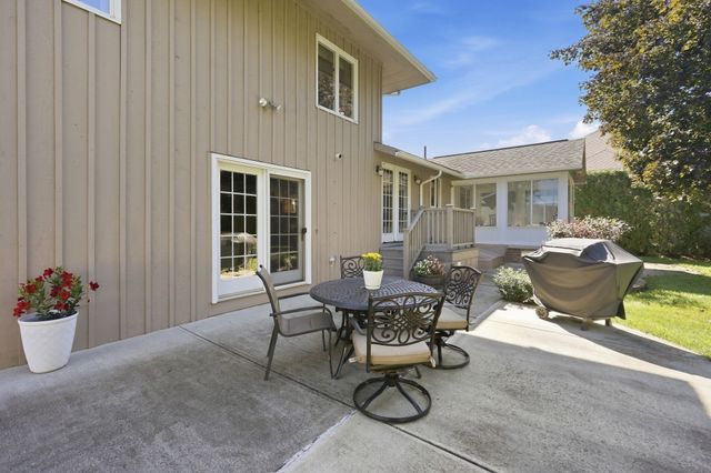 105 Higher Brook Dr, Ludlow, MA 01056