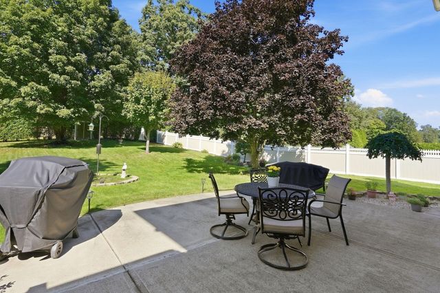 105 Higher Brook Dr, Ludlow, MA 01056
