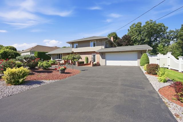 105 Higher Brook Dr, Ludlow, MA 01056