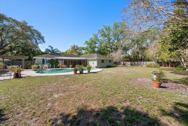 1221 MAGDALENE GROVE AVENUE, Tampa, FL 33613