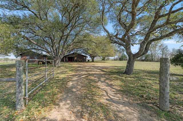 8232 Fm 2145, Ledbetter, TX 78946