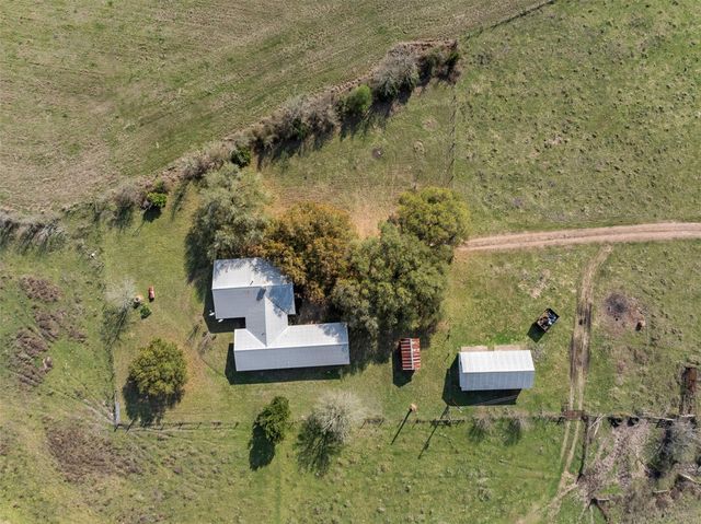 8232 Fm 2145, Ledbetter, TX 78946