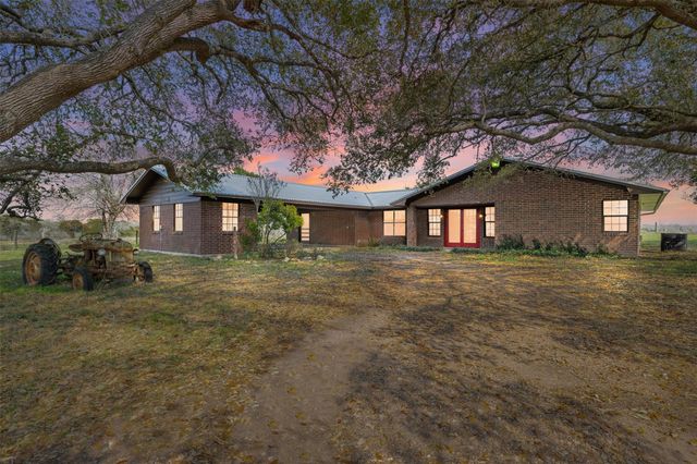 8232 Fm 2145, Ledbetter, TX 78946