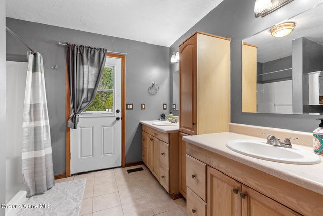 34197 N Hayden DR, Spirit Lake, ID 83869