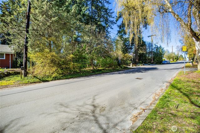 1 XX NE 135th Street, Seattle, WA 98125