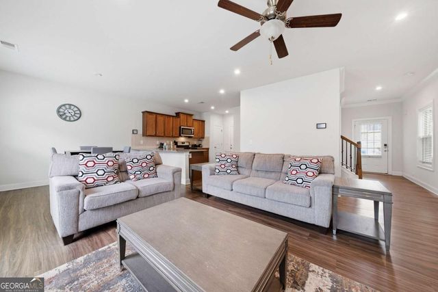 4095 Lake Manor Way, Atlanta, GA 30349
