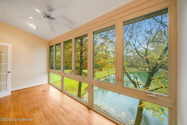 503 Village Lake Dr, Louisville, KY 40245