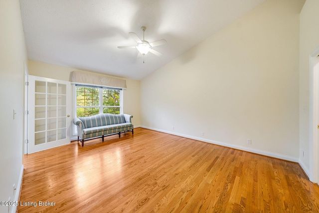 503 Village Lake Dr, Louisville, KY 40245