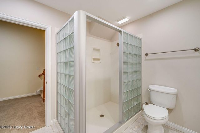 503 Village Lake Dr, Louisville, KY 40245