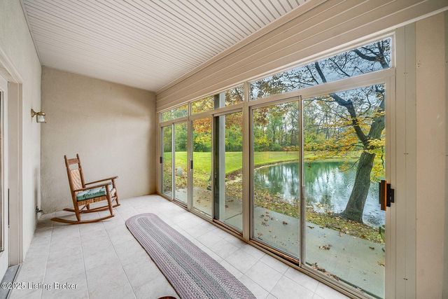 503 Village Lake Dr, Louisville, KY 40245