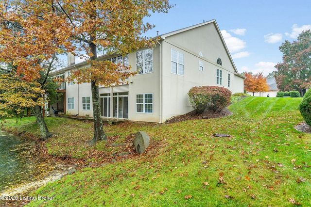 503 Village Lake Dr, Louisville, KY 40245