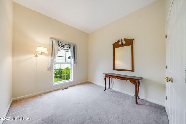 503 Village Lake Dr, Louisville, KY 40245