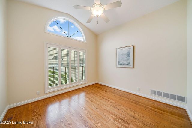 503 Village Lake Dr, Louisville, KY 40245