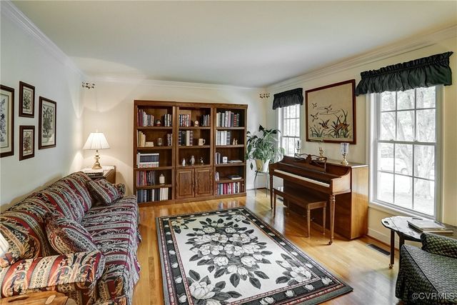 4329 Stebbins St, Chester, VA 23831