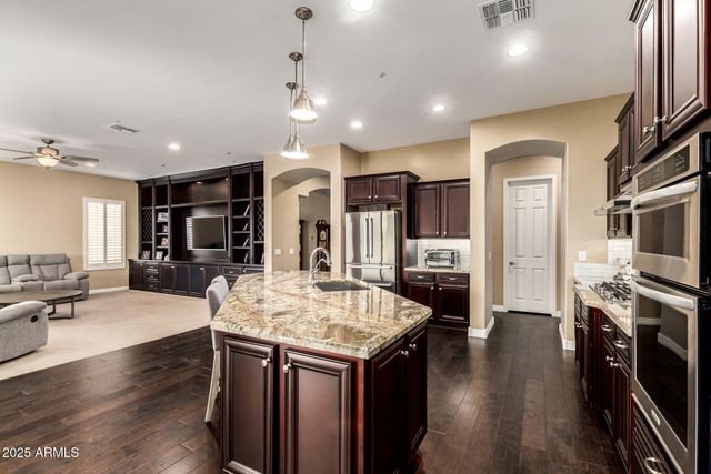 8733 W VILLA LINDO Drive, Peoria, AZ 85383