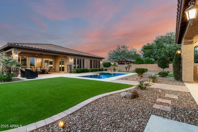 8733 W VILLA LINDO Drive, Peoria, AZ 85383