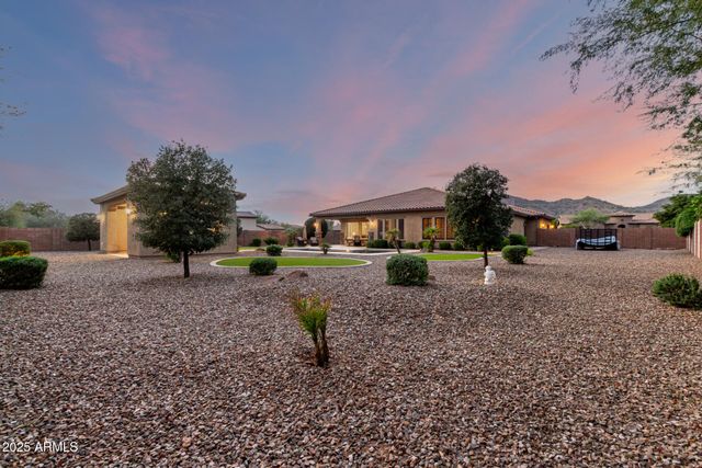 8733 W VILLA LINDO Drive, Peoria, AZ 85383