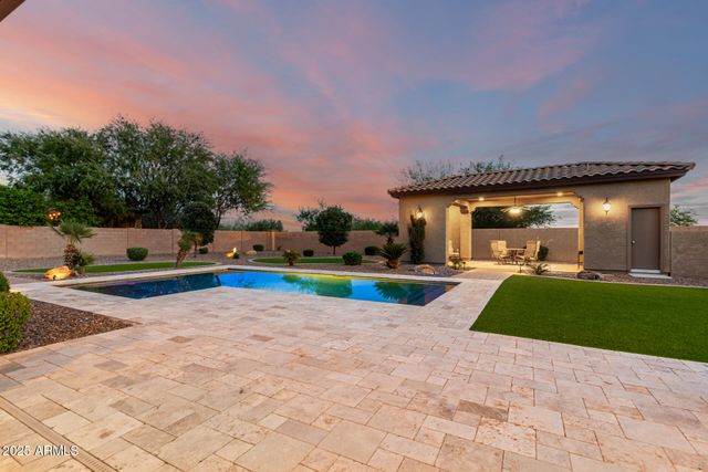 8733 W VILLA LINDO Drive, Peoria, AZ 85383