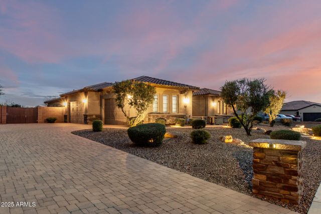 8733 W VILLA LINDO Drive, Peoria, AZ 85383