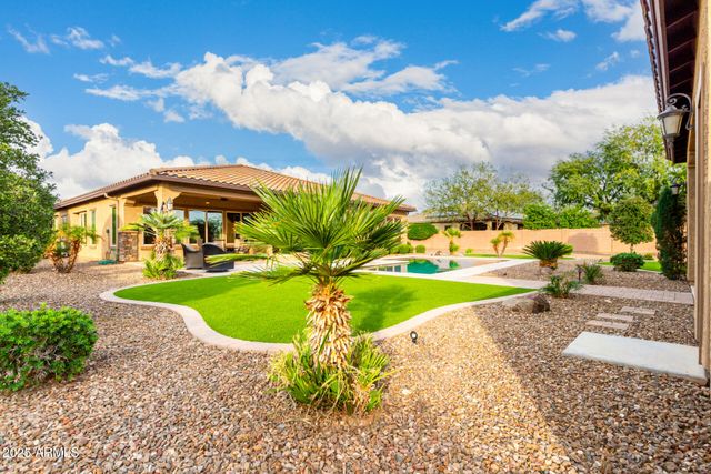 8733 W VILLA LINDO Drive, Peoria, AZ 85383