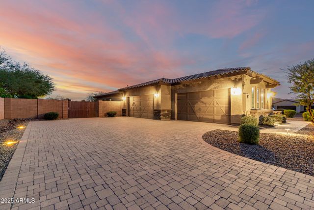 8733 W VILLA LINDO Drive, Peoria, AZ 85383