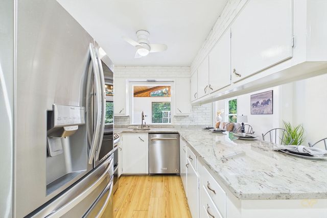 206 Lafayette St, Fall River, MA 02723