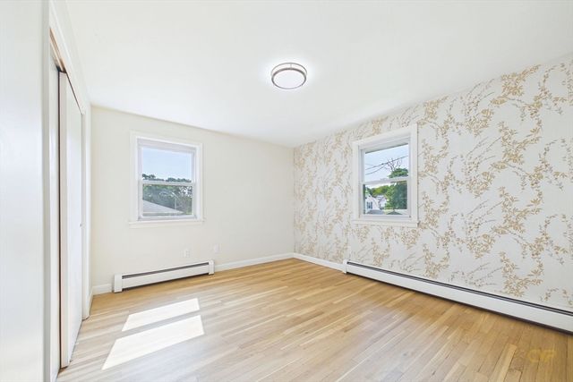 206 Lafayette St, Fall River, MA 02723