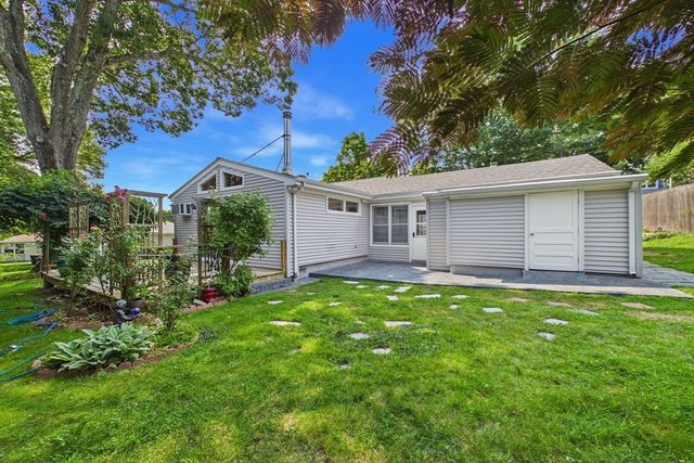 206 Lafayette St, Fall River, MA 02723
