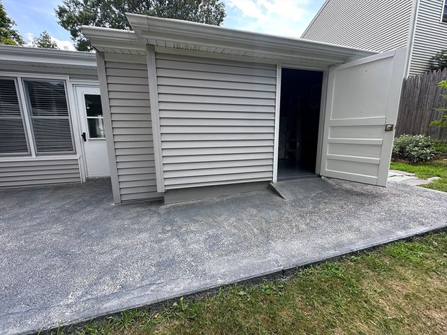206 Lafayette St, Fall River, MA 02723