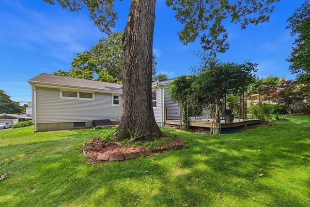 206 Lafayette St, Fall River, MA 02723