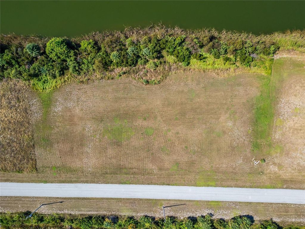 Image 16 of property listing at LOST RIVER TRAIL, Ruskin, FL 33570