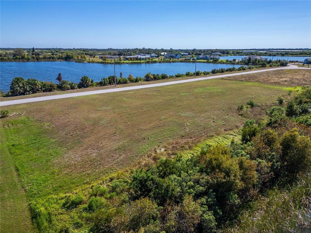 Image 28 of property listing at LOST RIVER TRAIL, Ruskin, FL 33570
