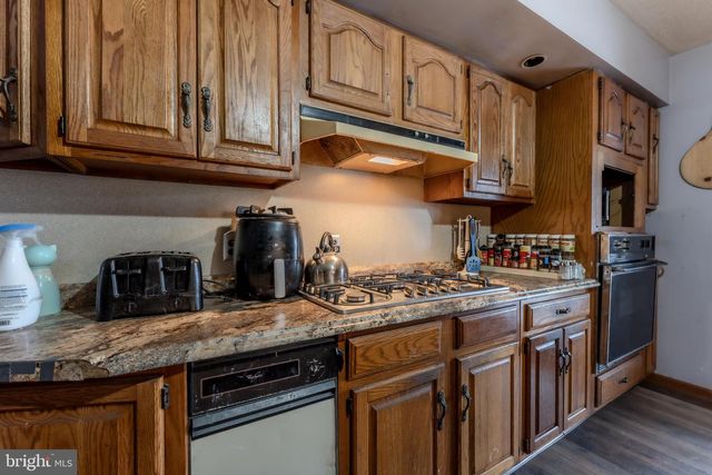 221 E BERTSCH ST, Lansford, PA 18232