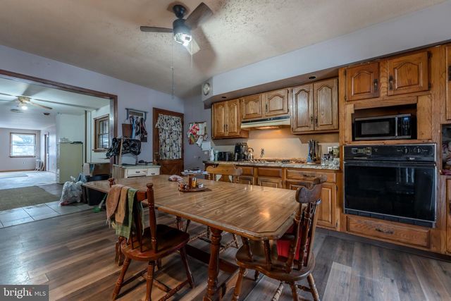 221 E BERTSCH ST, Lansford, PA 18232