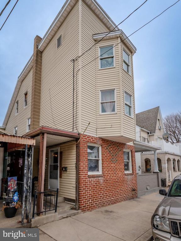 221 E BERTSCH ST, Lansford, PA 18232