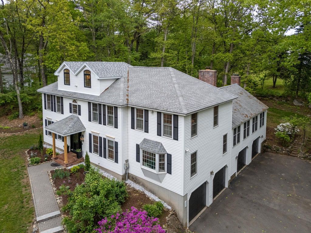 4 Rockwood Lane, Londonderry, NH 03053