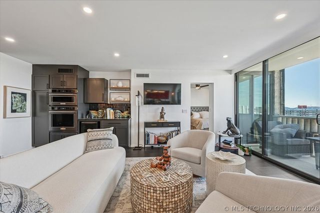 1502 S Boulder Avenue 11C, Tulsa, OK 74119