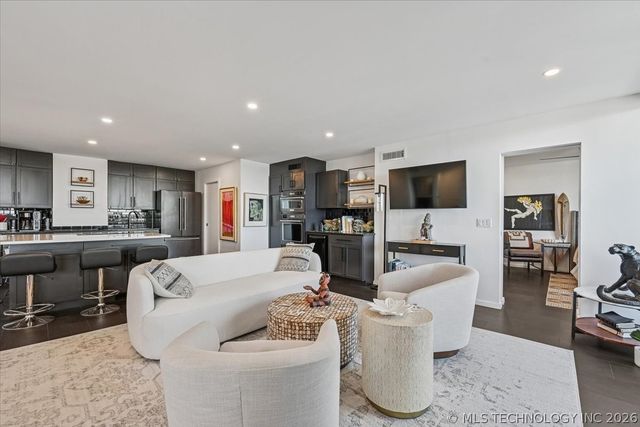 1502 S Boulder Avenue 11C, Tulsa, OK 74119