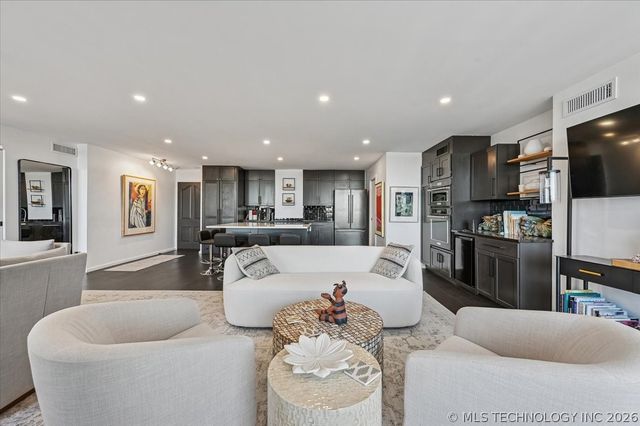 1502 S Boulder Avenue 11C, Tulsa, OK 74119