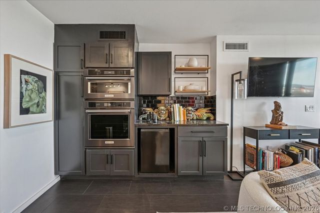 1502 S Boulder Avenue 11C, Tulsa, OK 74119