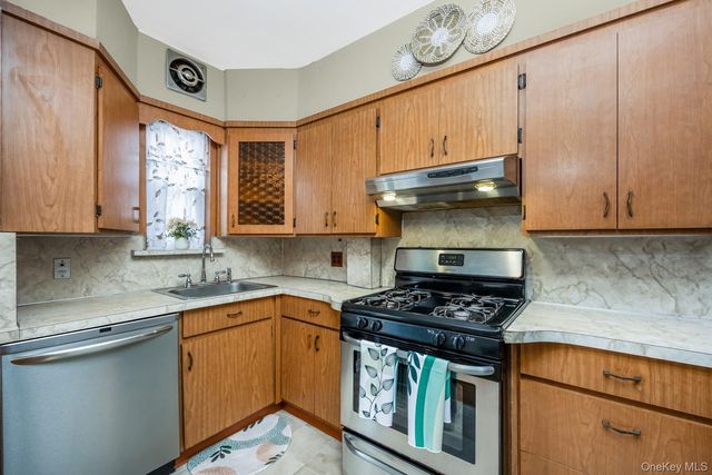58-40 80th Street, Middle Village, NY 11379